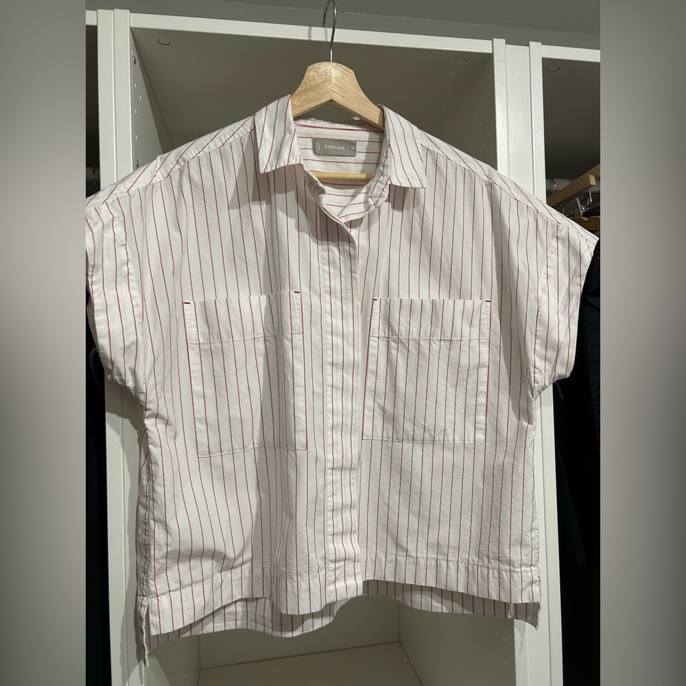 Everlane Boxy Cut Button Down - size M - white with red stripes